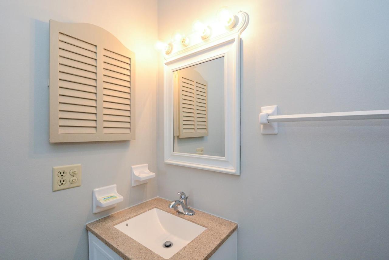 Canal 311 - Right In Siesta Key Village! Sarasota Exterior photo