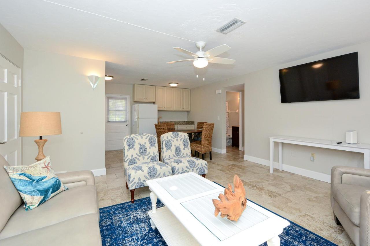 Canal 311 - Right In Siesta Key Village! Sarasota Exterior photo